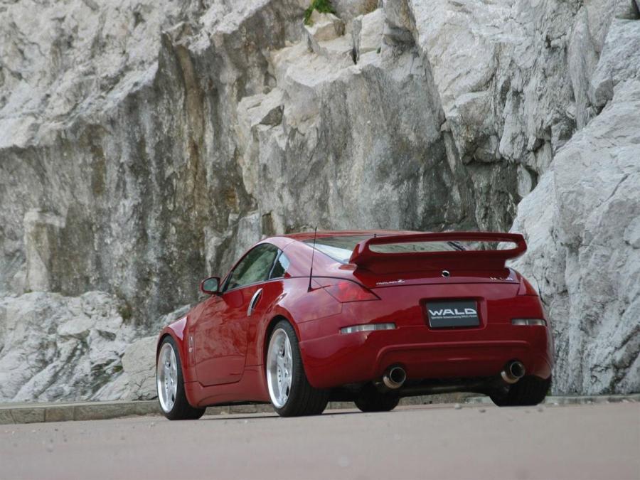  Nissan 350Z by Wald 2004 года  (фото 3 из 12)